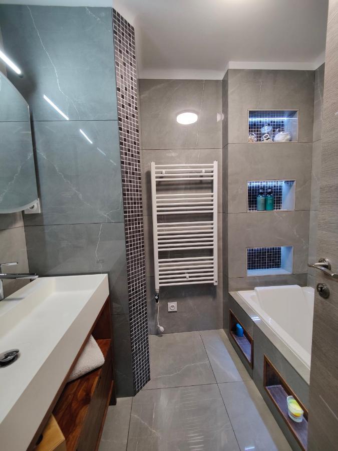 Charming Ac 2-bedroom Center Family, Couples Friendly Leilighet *