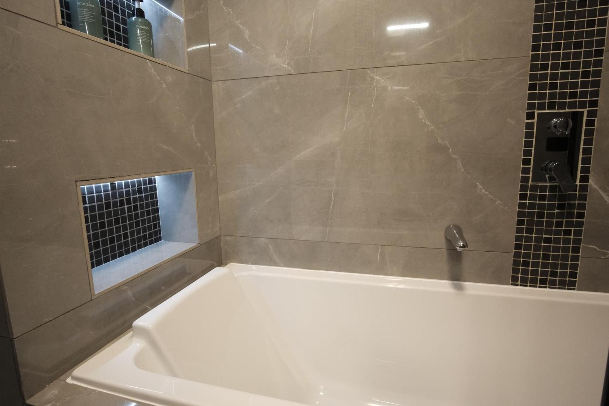 Leilighet Charming Ac 2-bedroom Center Family, Couples Friendly Antibes