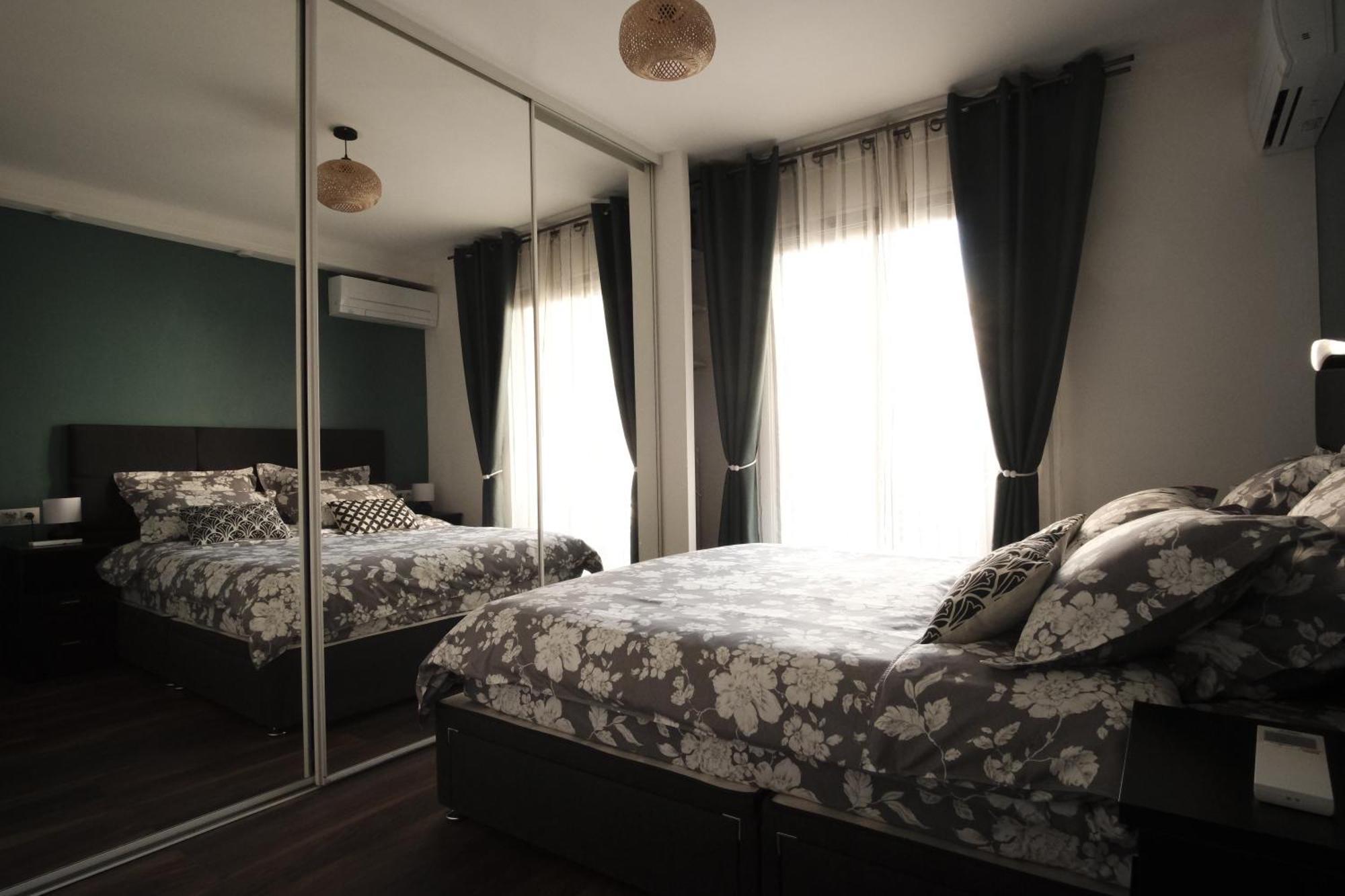 Charming Ac 2-bedroom Center Family, Couples Friendly Leilighet Antibes
